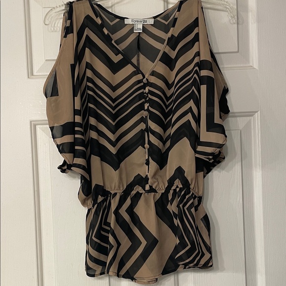 Forever 21 Black and Tan Chevron Blouse - Picture 1 of 4